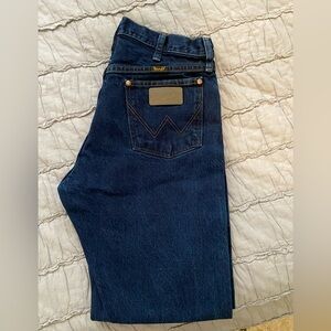 Wrangler 13 Mwz cowboy cut regular fit.